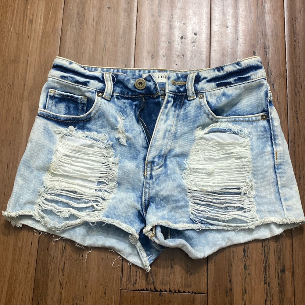 Bullhead Distressed Shorts